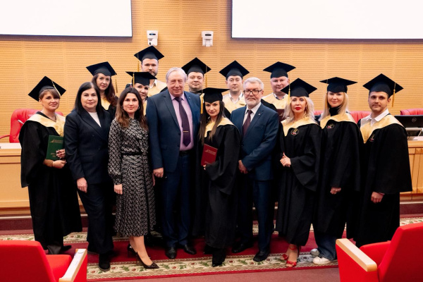 12 декабря в Финансовом университете при Правительстве Российской Федерации прошла церемония вручения дипломов выпускникам Президентской программы